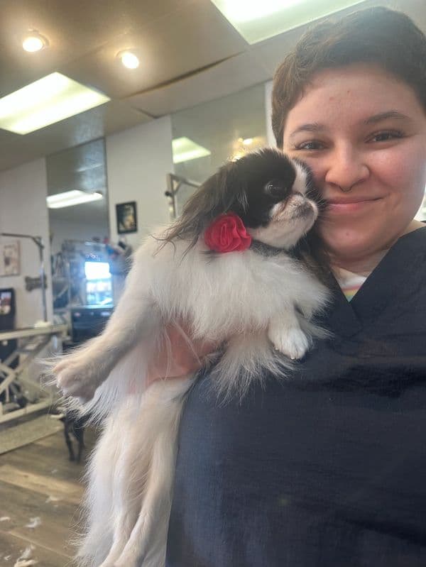 Natalie, Groomer